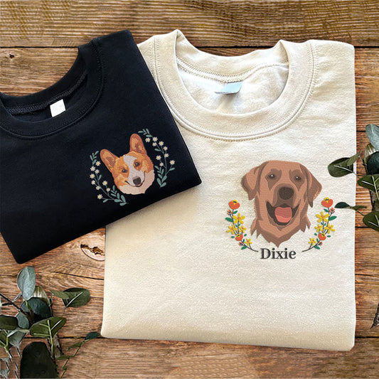 Embroidered Pet Dog Face and Name Sweatshirt with Wrerath Pet Sympathy Gifts Christmas Gift for Pet Lovers