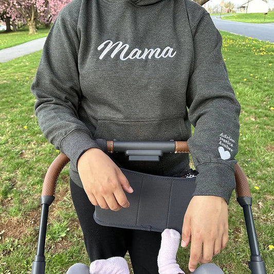 Besticktes Mama-Sweatshirt mit Kindernamen auf dem Ärmel, Geschenk für Mama, Muttertag, Geburtstagsgeschenke