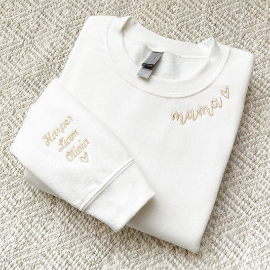 Benutzerdefiniertes besticktes Mama-Sweatshirt mit Kindernamen auf dem Ärmel, Muttertagsgeschenk für Mama