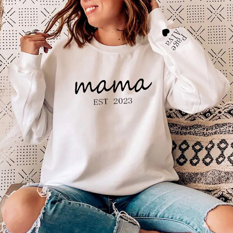 Individuell besticktes Mama-Sweatshirt mit Kindernamen und voraussichtlichem Datum zum Muttertag