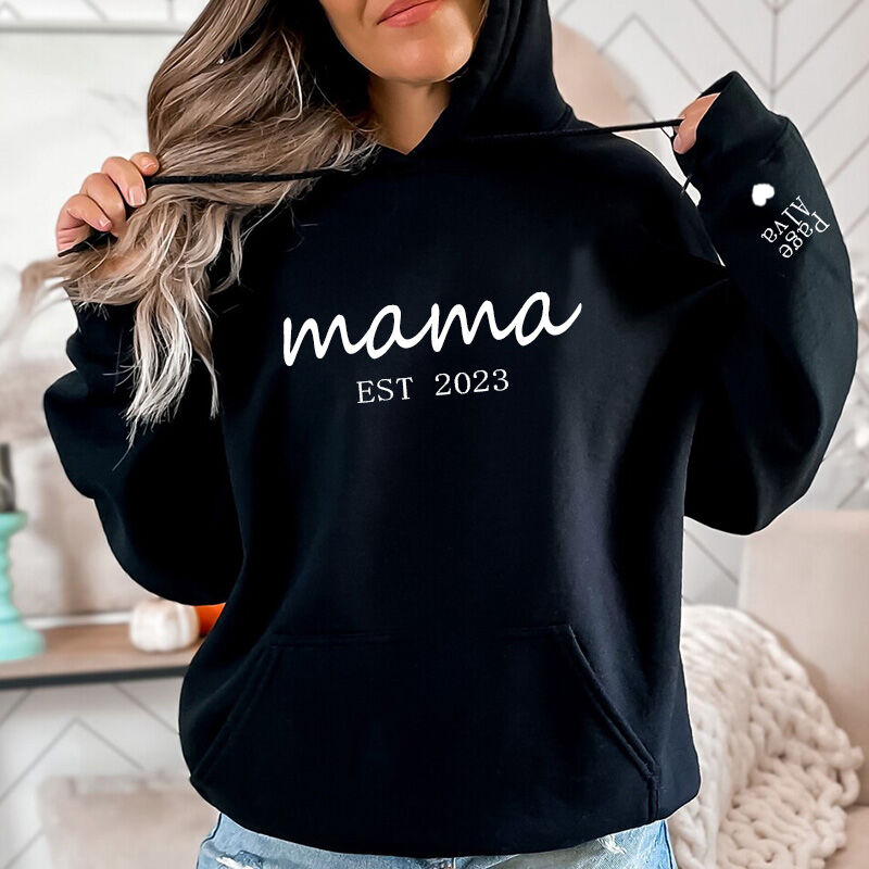 Individuell besticktes Mama-Sweatshirt mit Kindernamen und voraussichtlichem Datum zum Muttertag