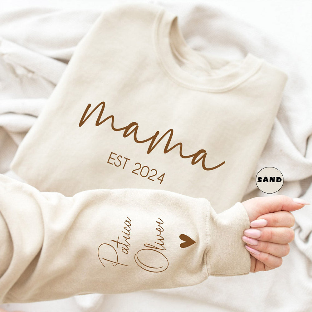 Personalisiertes Mama EST Sweatshirt mit Kindernamen auf dem Ärmel Muttertagsgeschenk