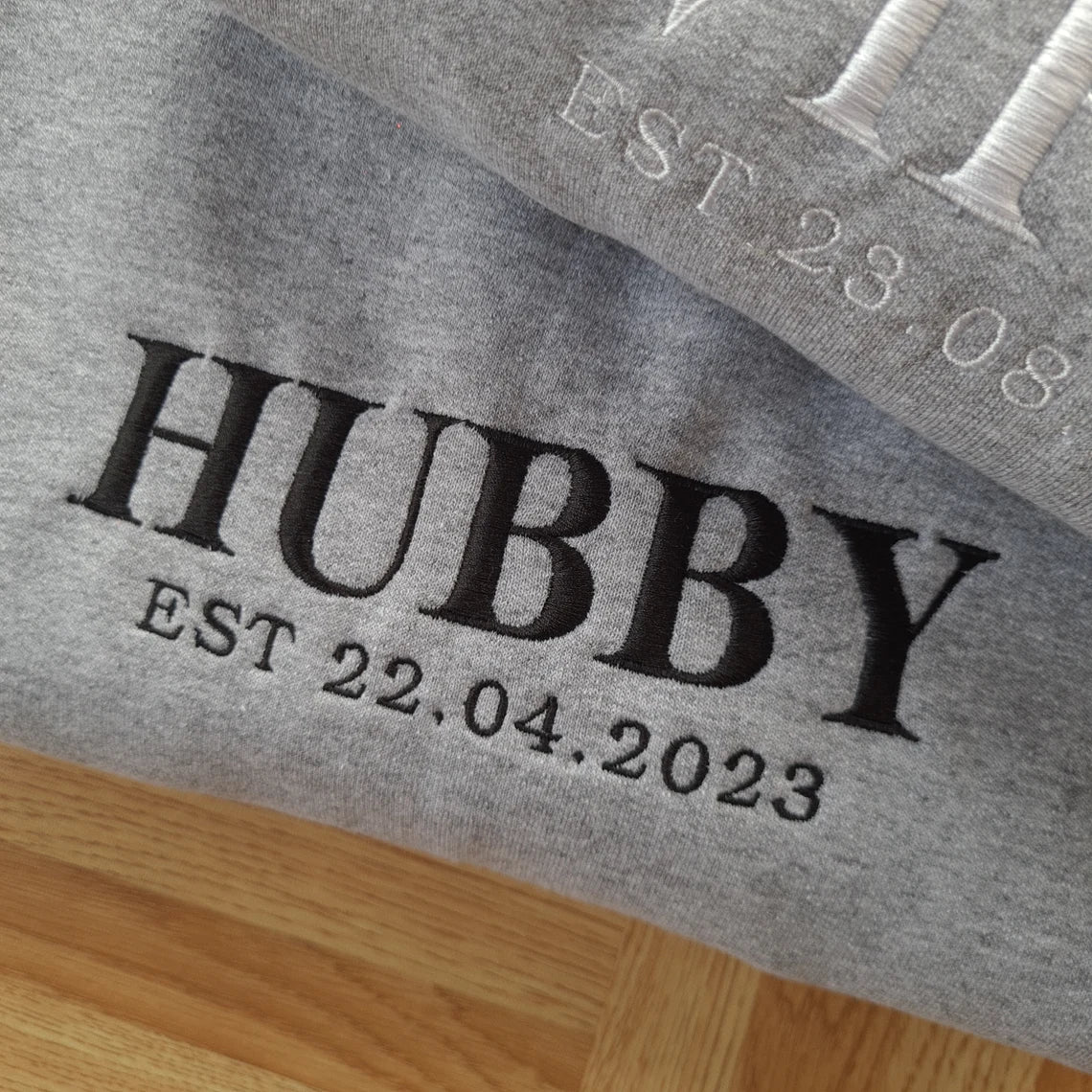 Personalisiertes Jahr Wifey Hubby Besticktes Sweatshirt Benutzerdefiniertes Paar Passender Hoodie Valentinstag Jahrestag Geschenk