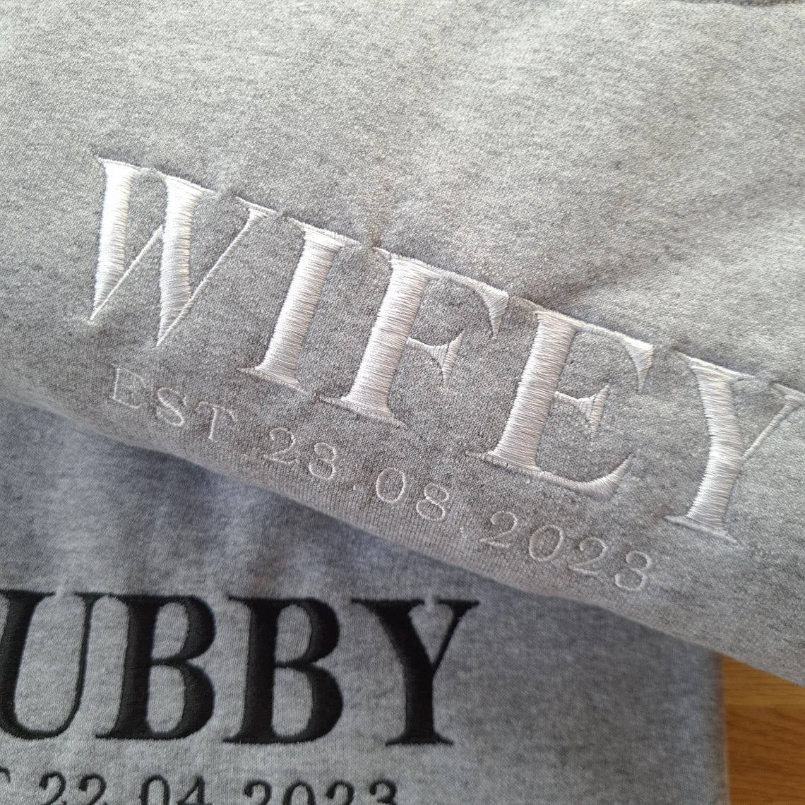 Personalisiertes Jahr Wifey Hubby Besticktes Sweatshirt Benutzerdefiniertes Paar Passender Hoodie Valentinstag Jahrestag Geschenk