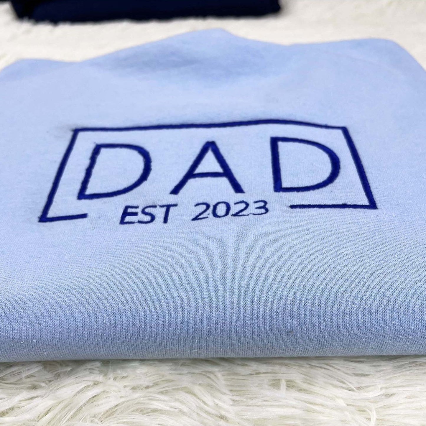 Benutzerdefinierter bestickter Papa-Sweatshirt-Hoodie mit Kindernamen und voraussichtlichem Datum zum Vatertag 
