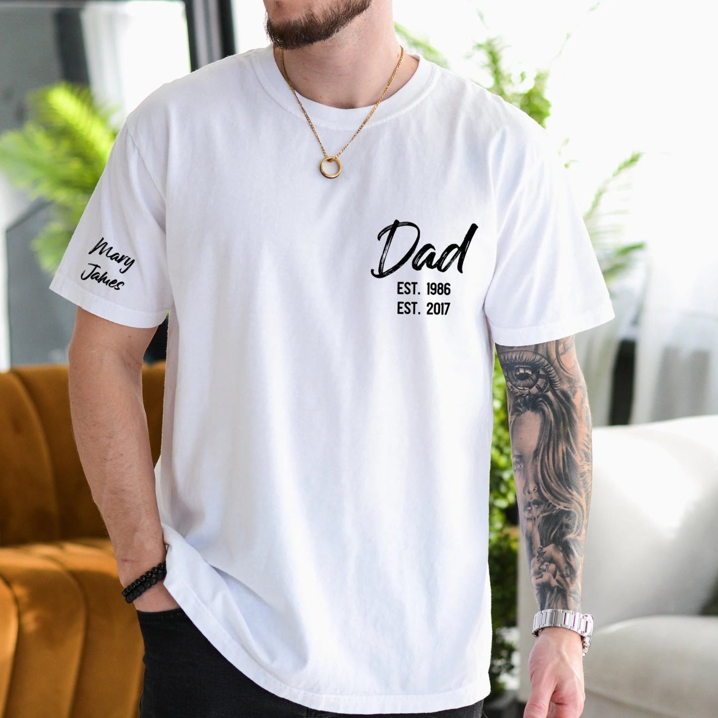 Personalisiertes Papa-Kapuzenshirt mit individuellem Namen und EST-Datum zum Vatertag