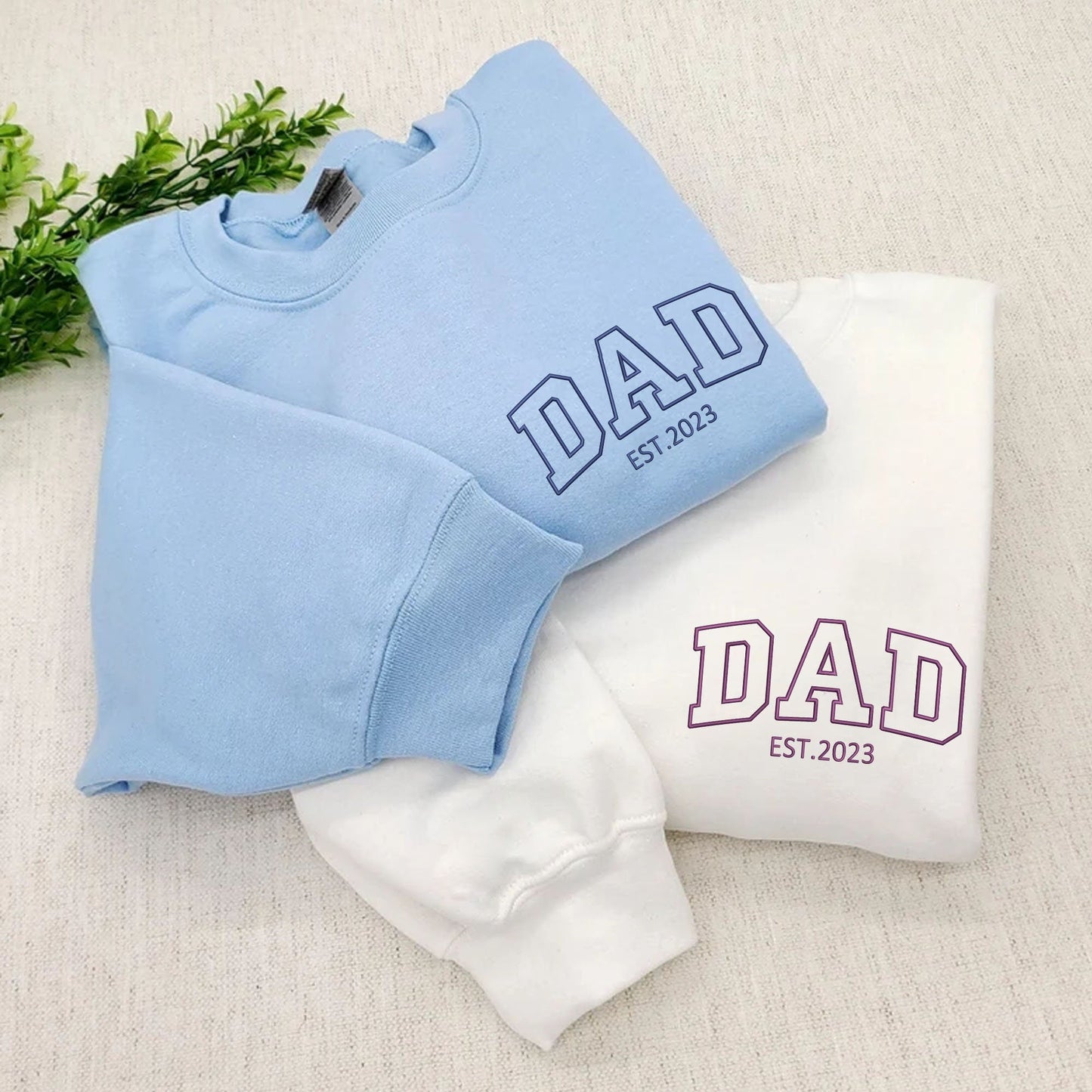 Benutzerdefinierte bestickte Papa EST Sweatshirt mit Kindernamen auf dem Ärmel für den Vatertag 